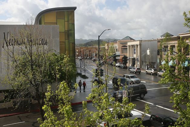 The Modern Crossroads - South Main Street Walnut Creek, CA. looking south in 2014.